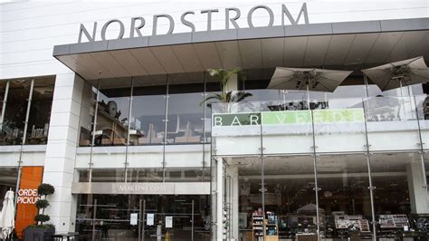 At least 18 people break into Nordstrom store in Los Angeles; 3 .